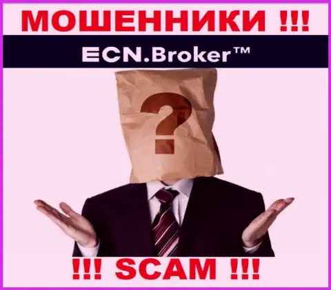 Ни имен, ни фото тех, кто руководит компанией ECN Broker в глобальной сети нет